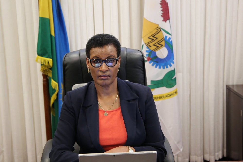 Yatabarutse ku isabukuru ye; Mukabalisa Donatille yashavuje benshi (Video)