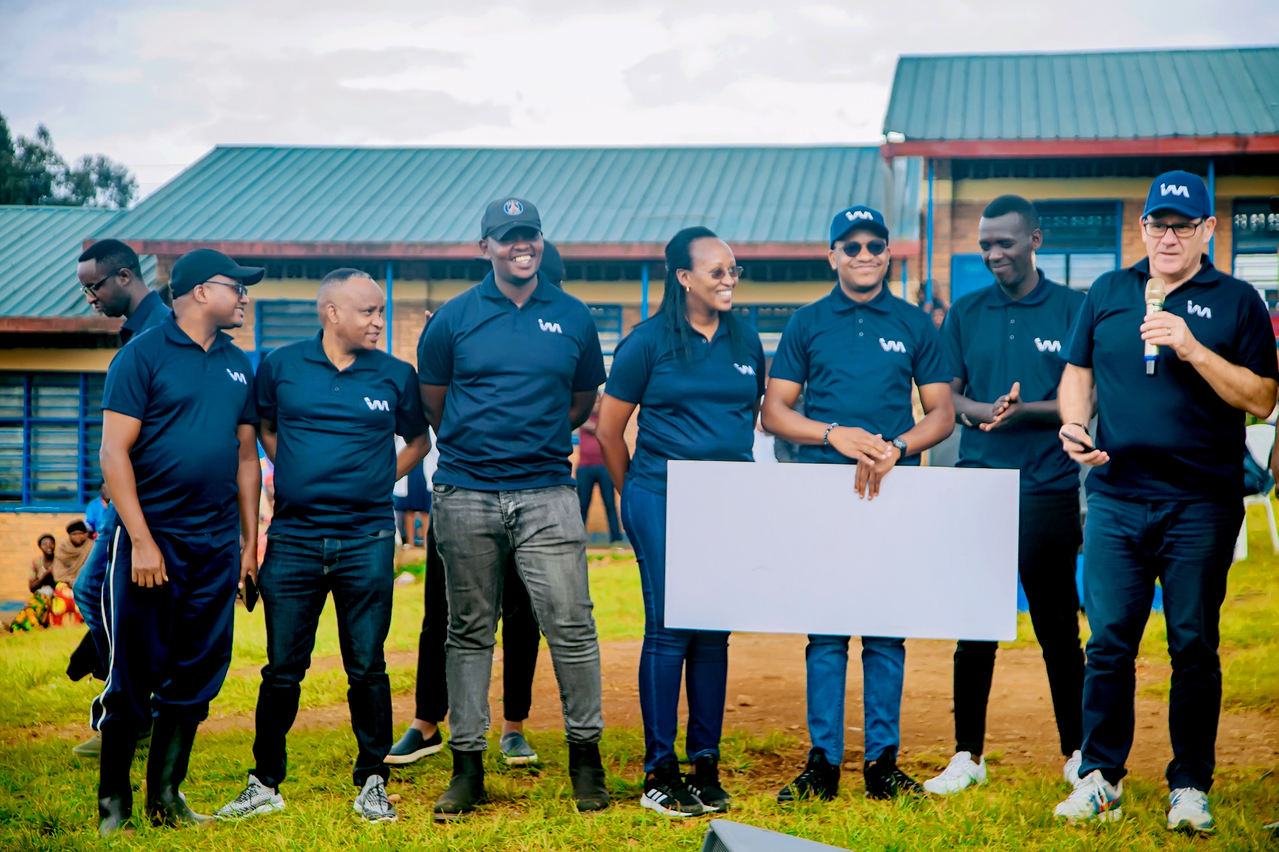 I&M Bank Rwanda Plc yishyuriye mituweli abasaga 800 batishoboye