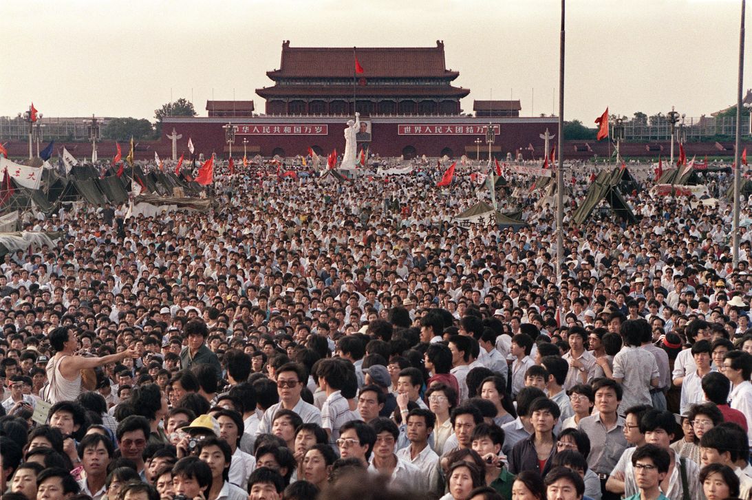 Imbere muri Tiananmen Square, igice kibumbatiye ubuzima bwose bw’u Bushinwa