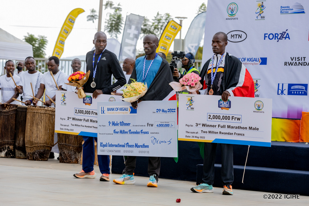 Abanya-Kenya bihariye imidali muri ‘Kigali International Peace Marathon’ (Amafoto)