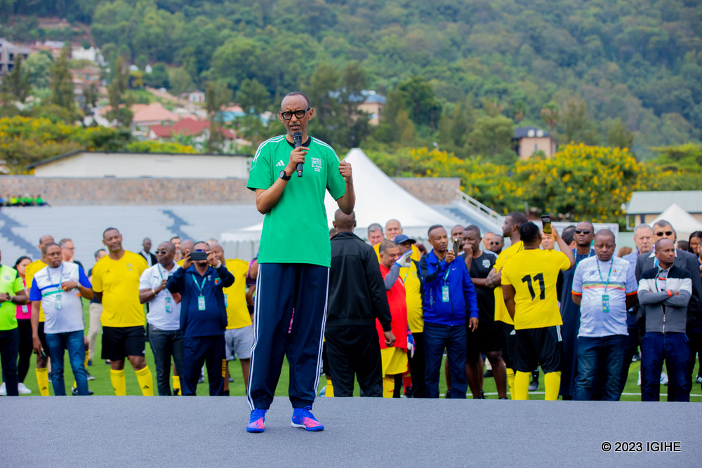 Perezida Kagame yavuze ku kibazo cya moteri icana amatara muri Kigali Pelé Stadium