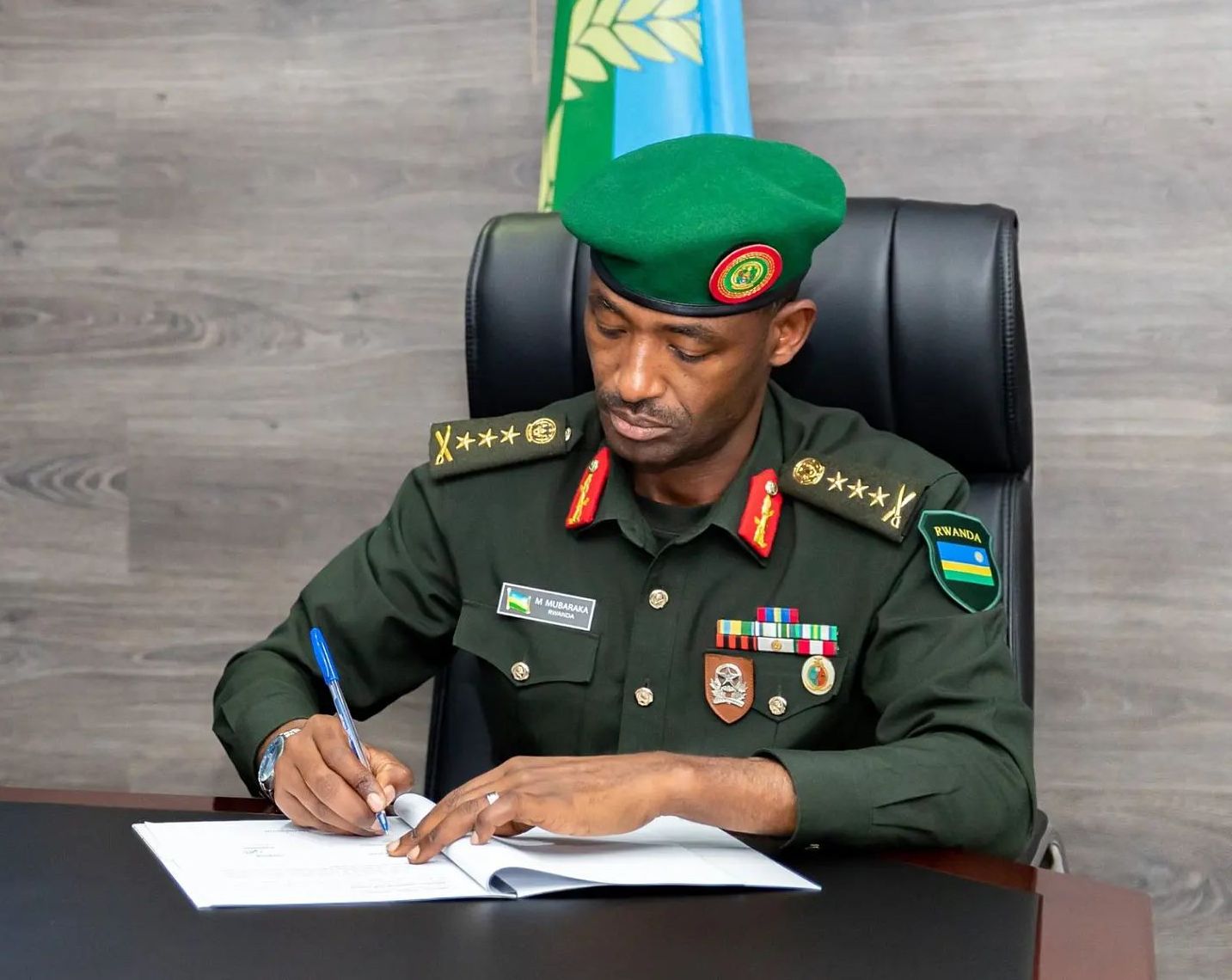 Ibyo wamenya kuri Lt Gen Mubarakh Muganga wagizwe Umugaba Mukuru wa RDF