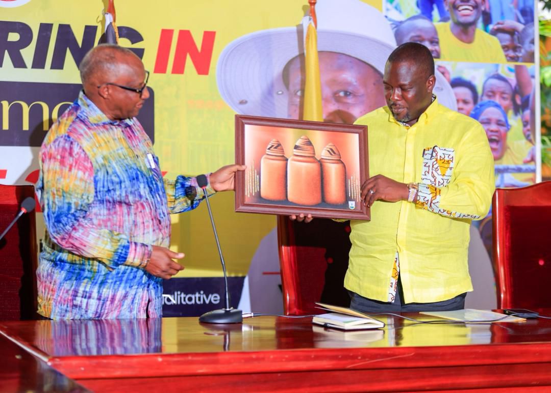 Ishyaka riri ku butegetsi muri Uganda ryifuza ko Abanya-Uganda bitwara neza nk’Abanyarwanda