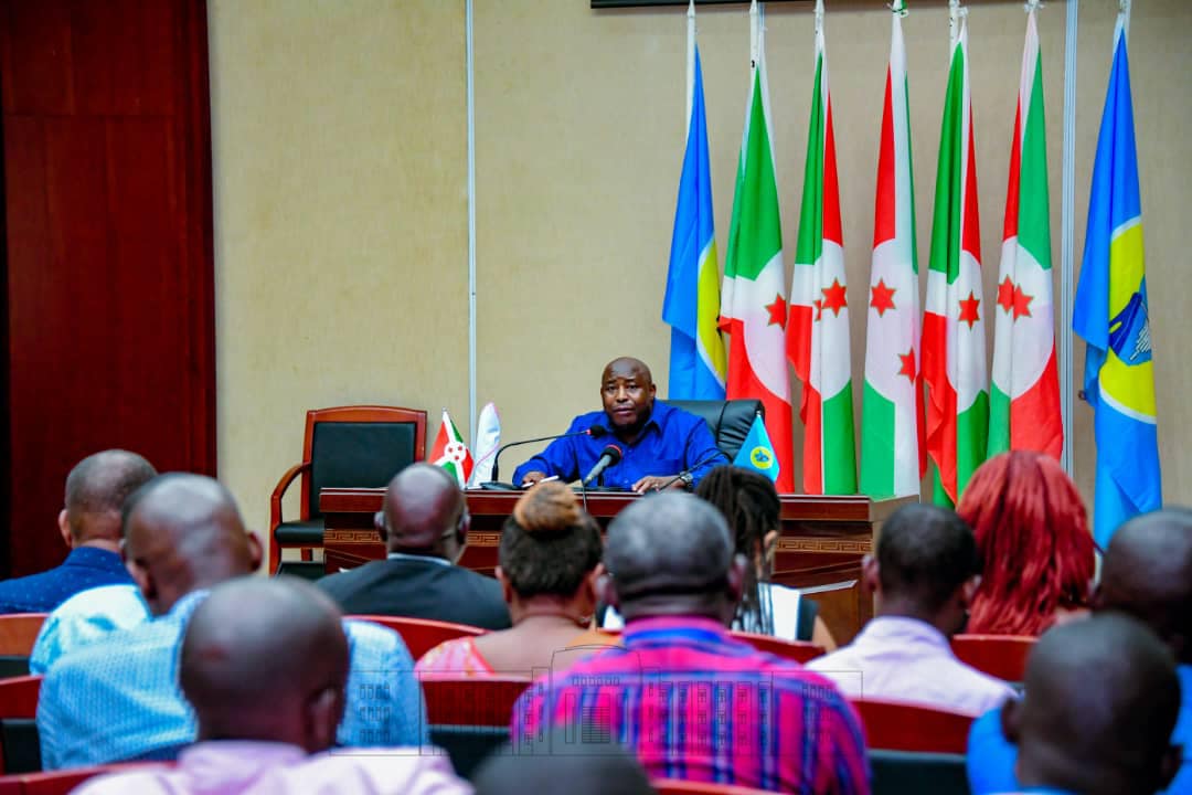 Perezida Ndayishimiye yongeye gukomoza ku bashinjwa guhirika ubutegetsi bahungiye mu Rwanda