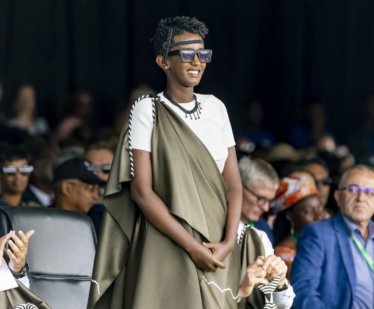 Miss Kalimpinya yayise ‘Impundu’: Amazina ab’ibyamamare bahaye abana b’ingagi (Amafoto)