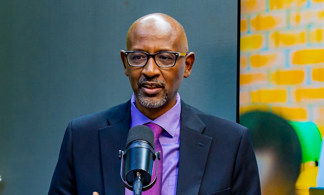 Abaforomo ku bigo, abacungamutungo n’ibindi: Minisitiri Nsengimana yavuze kuri sitati nshya y’abakozi b’amashuri