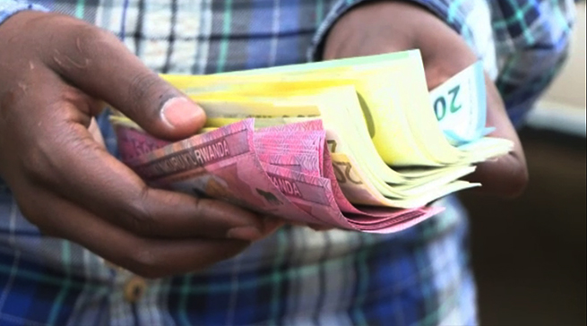 U Rwanda ruri gutegura ikigega kizunganira ibigo by’imari biciriritse