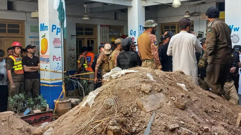 Pakistan: Ishuri ryagwiriye abanyeshuri 34 bahita bapfa