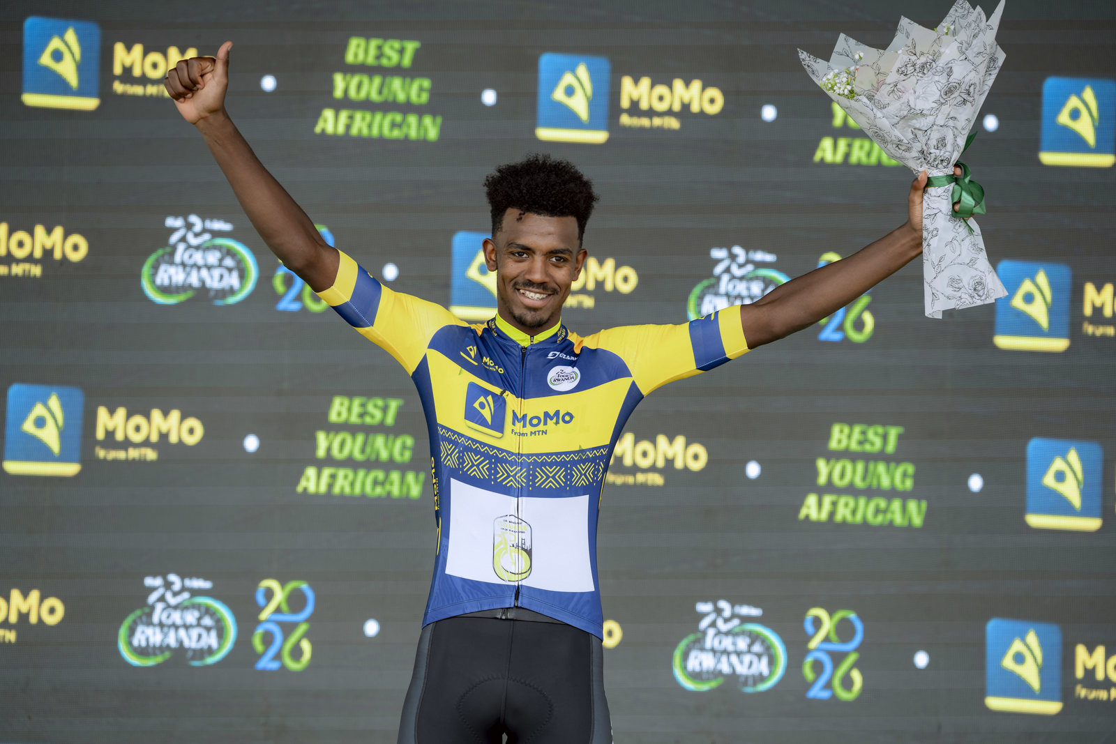 Mewael Girmay araserukana umwambaro wa MoMo mu Gace ka Gatatu ka Tour du Rwanda