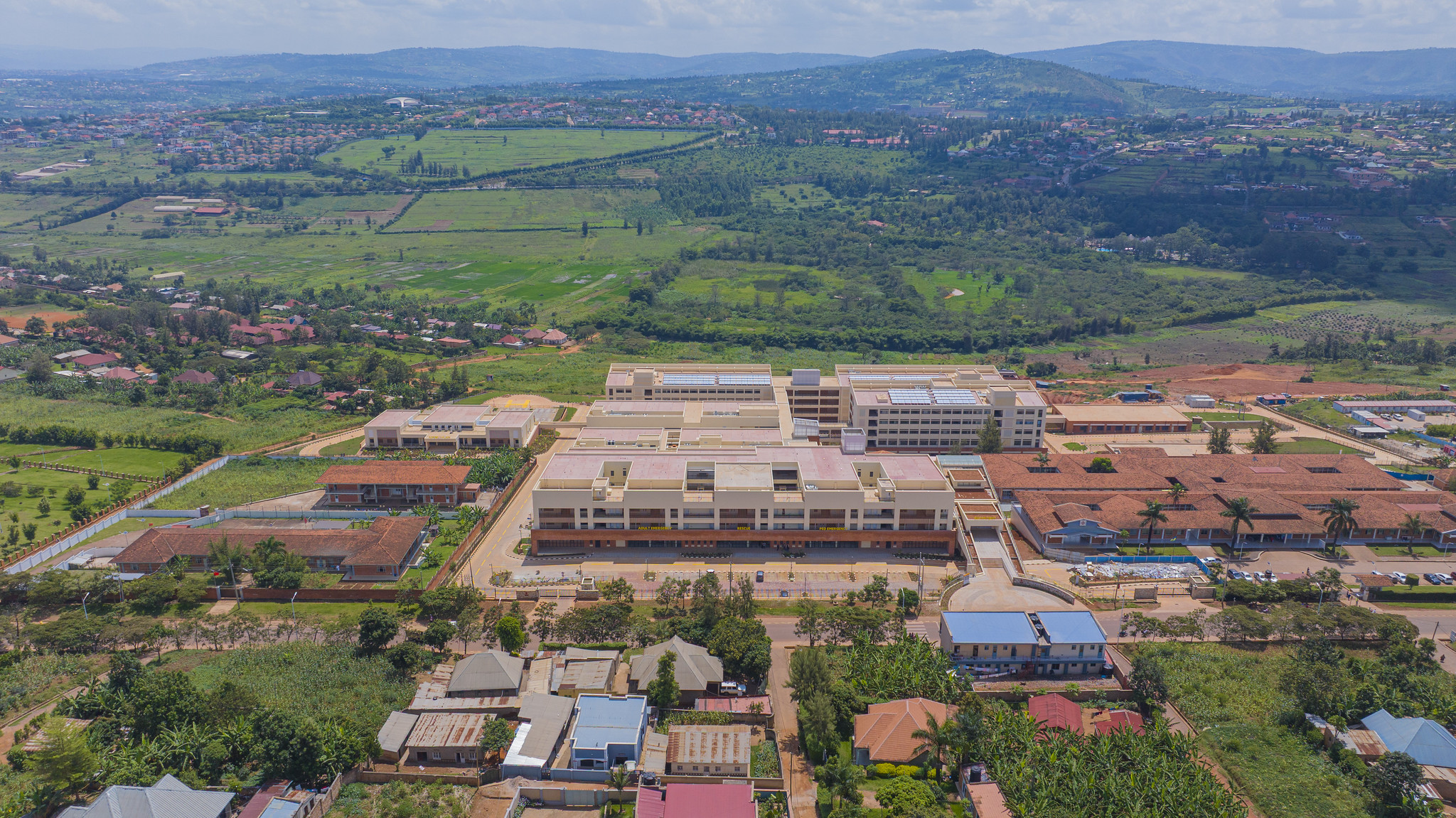 U Rwanda rwashyikirijwe ibitaro bishya bya CHUK byubatswe n’u Bushinwa