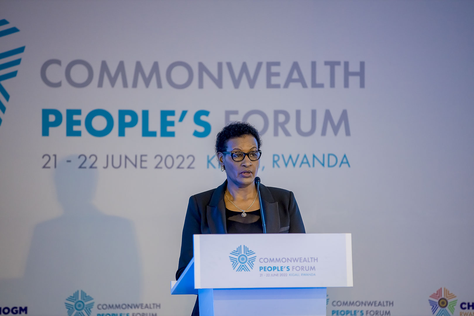 Donatille Mukabalisa yagaragaje ibyuho bikibangamiye imibereho myiza y’abatuye Commonwealth