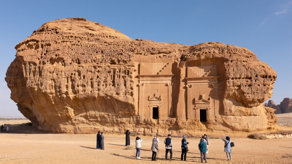 Arabie Saoudite yakomoreye abakerarugendo baryamana n’abo bahuje ibitsina