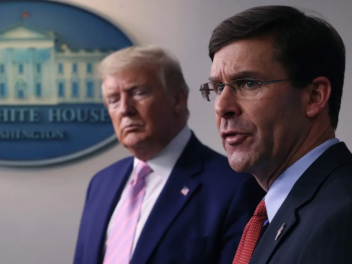 Yashatse kurasa missiles kuri Mexique: Uwari Minisitiri w’Ingabo yasohoye igitabo rutwitsi kuri Trump
