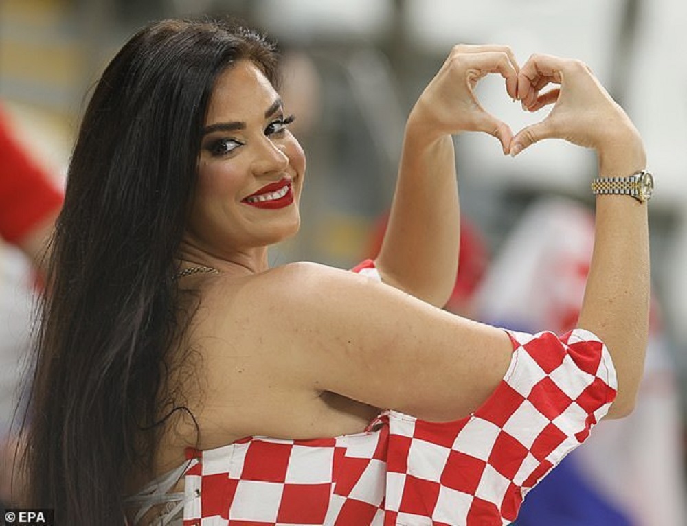 Umunyamideli Ivana Knoll wavugishaga benshi muri Qatar yatashye amara masa (Amafoto)