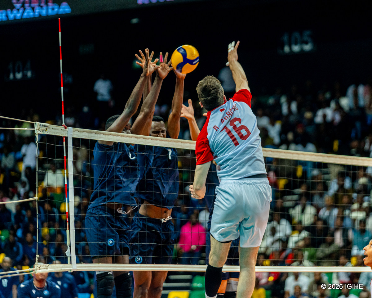 Volleyball: Police VC yakomeje kwitwara neza, REG ibona intsinzi ya mbere muri Shampiyona Nyafurika (Amafoto)
