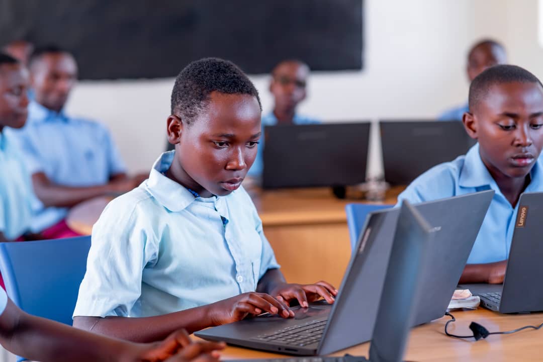 Amateka yarahindutse! Tujyane muri GS Gaseke yahawe bwa mbere internet ya Starlink