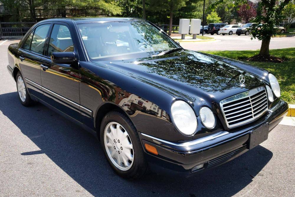 Ubwumvikane buke muri Guverinoma ubwo Maj Gen Kagame yangaga ko bagurirwa Mercedes Benz