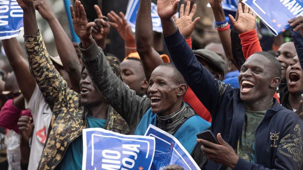 Sudani yakuyeho ibihe bidasanzwe, ibihuha mu myiteguro y’amatora muri Kenya, Abanya-Angola bari gusuhuka: Ay'ingenzi muri Afurika