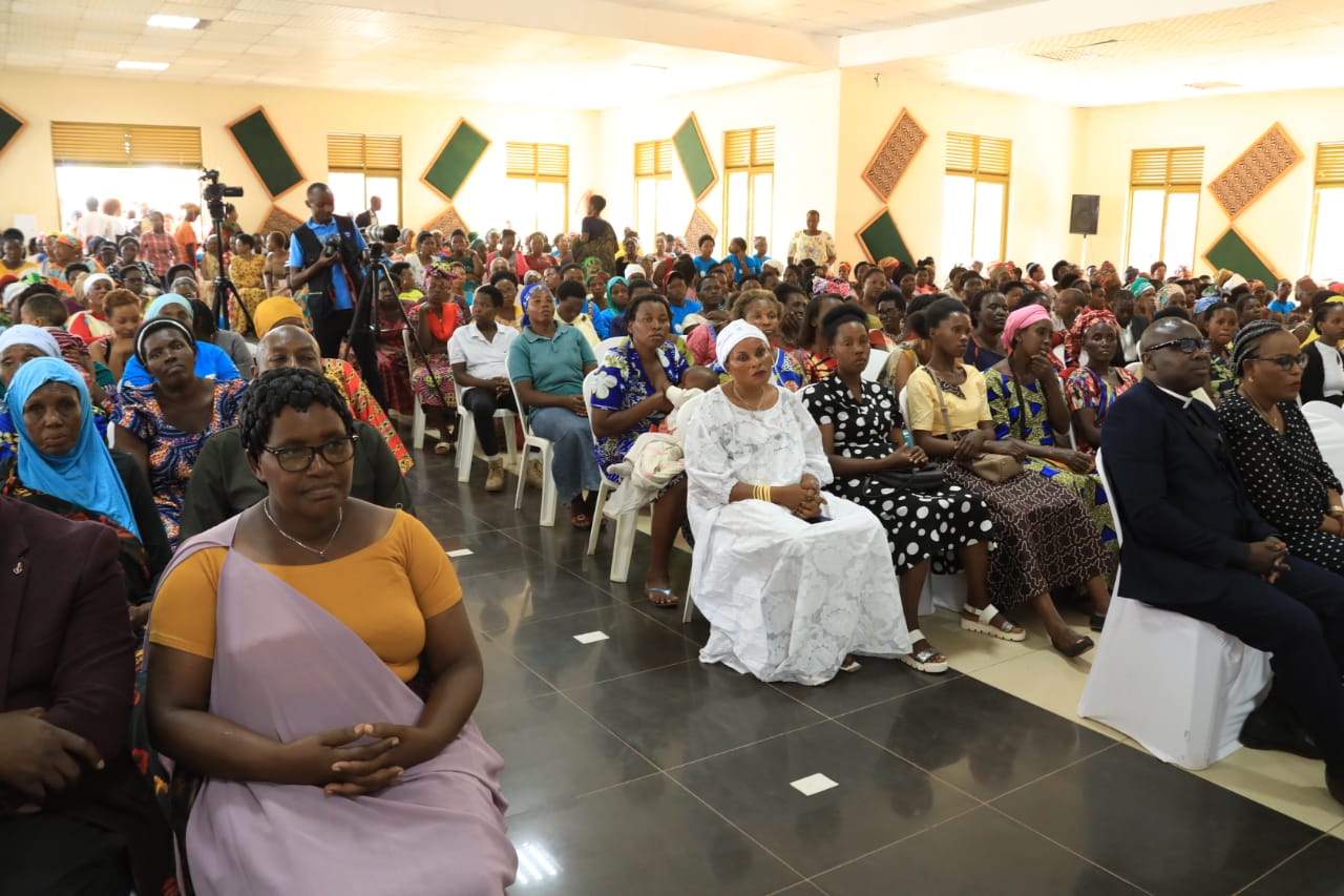 Abagore bo muri Kigali basabwe kujyana n’isi bakoresha ikoranabuhanga