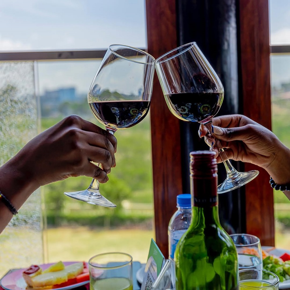 Century Park Hotel yinjije abakundana muri St Valentin mu buryo budasanzwe