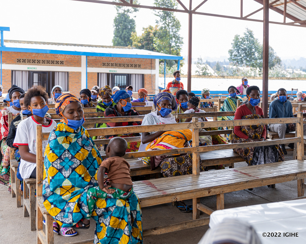 Abanyarwanda 103 barimo abahunze mu 1994 batahutse bavuye muri RDC (Amafoto)