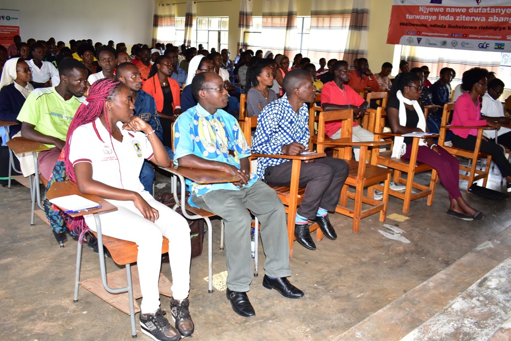 Abiga muri kaminuza bakebuwe ku myitwarire ishobora gutiza umurindi isambanywa ry’abangavu
