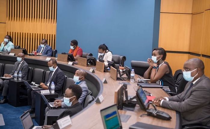 Kwambara agapfukamunwa ntibikiri itegeko mu Rwanda