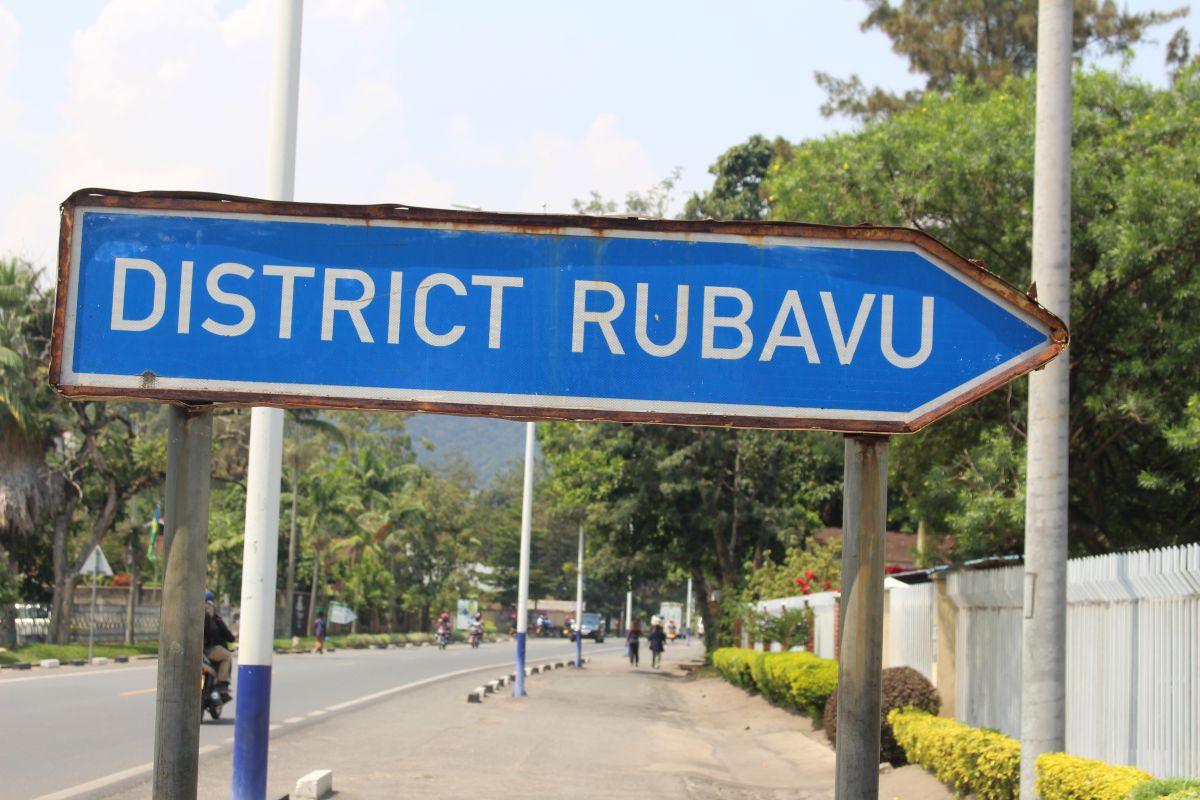 Rubavu: Abana bariwe n’inzuki, babiri barapfa