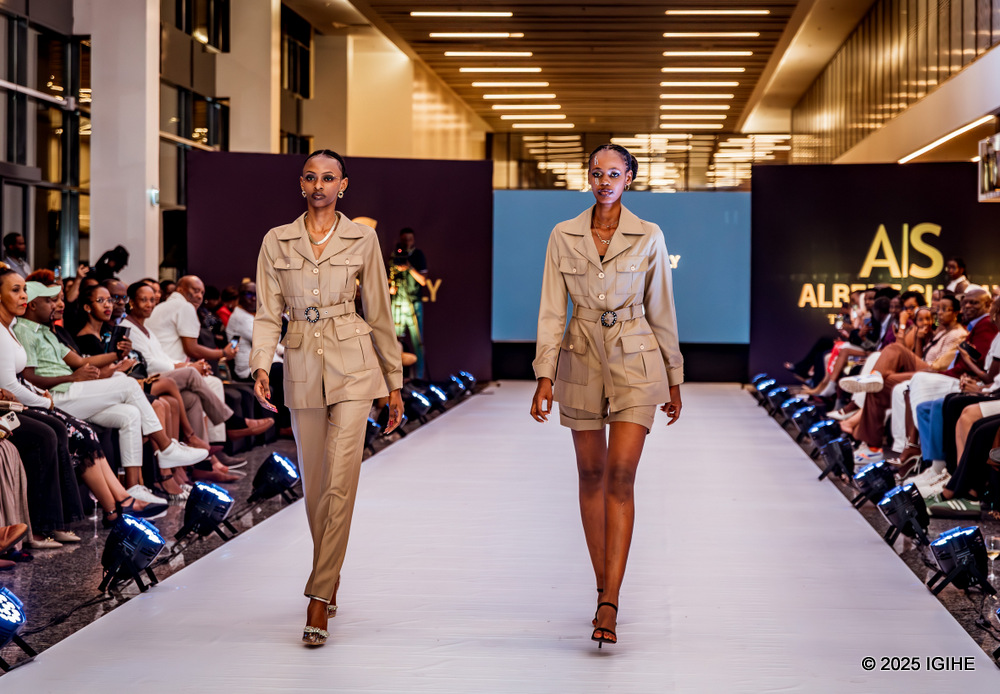 I Kigali habaye ibirori binogeye ijisho byamurikiwemo imyambaro ikorerwa muri ‘Albert Supply Textile’ (Amafoto)