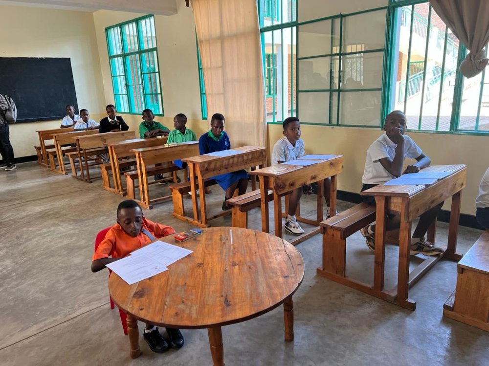 Amanota y’abakoze ibizamini bisoza amashuri abanza n’icyiciro rusange agiye gutangazwa