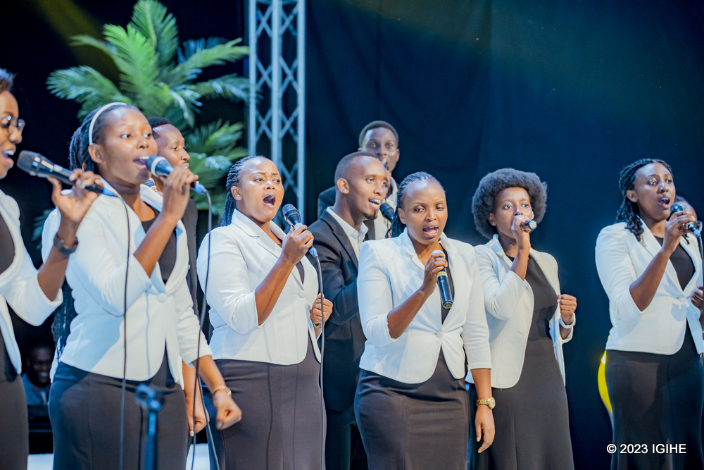 Arenga miliyoni 61 Frw yakusanyijwe mu gitaramo cya ‘Ambassadors of Christ Choir’ (Amafoto)