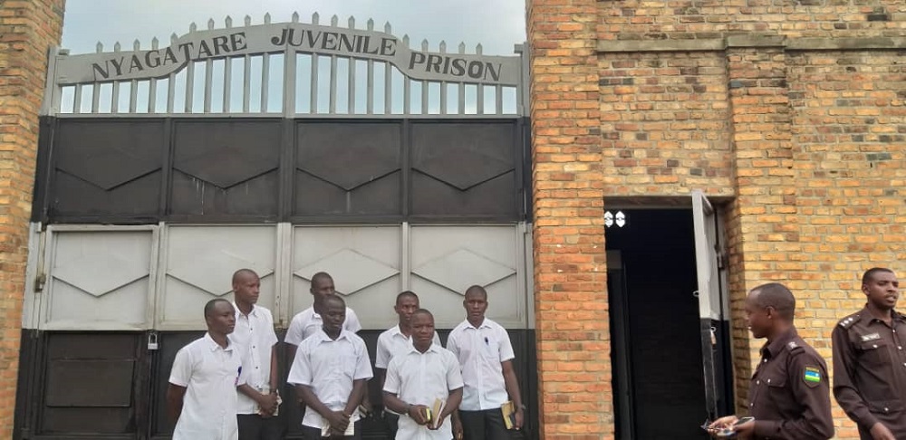Impinduka mu manza z’abana: Abacamanza n’abashinzwe umutekano babujijwe kwambara impuzankano