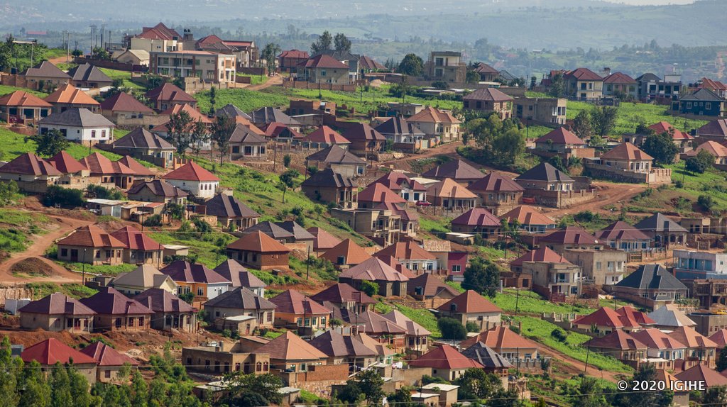 Zinjiza miliyari 65 Frw: U Rwanda rusarura akayabo mu nganda zikora amabati