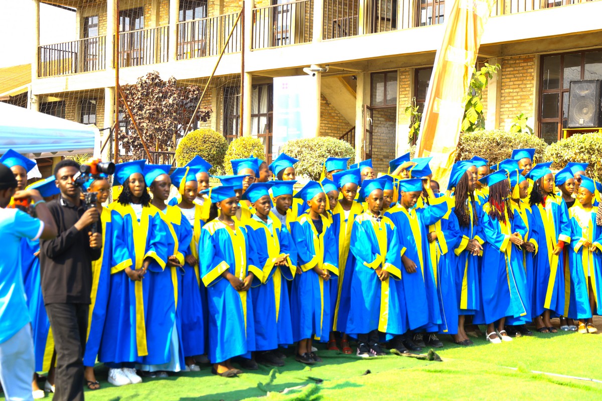 Muhanga: Ahazaza Independent School yashimiwe uburezi bushingiye ku nteganyanyigisho ya Cambridge itanga