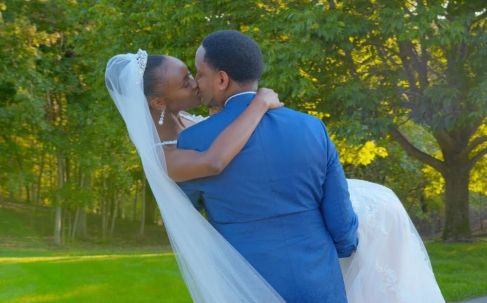 Bahati Grace yateye imitoma umugabo we ku isabukuru ye y'amavuko