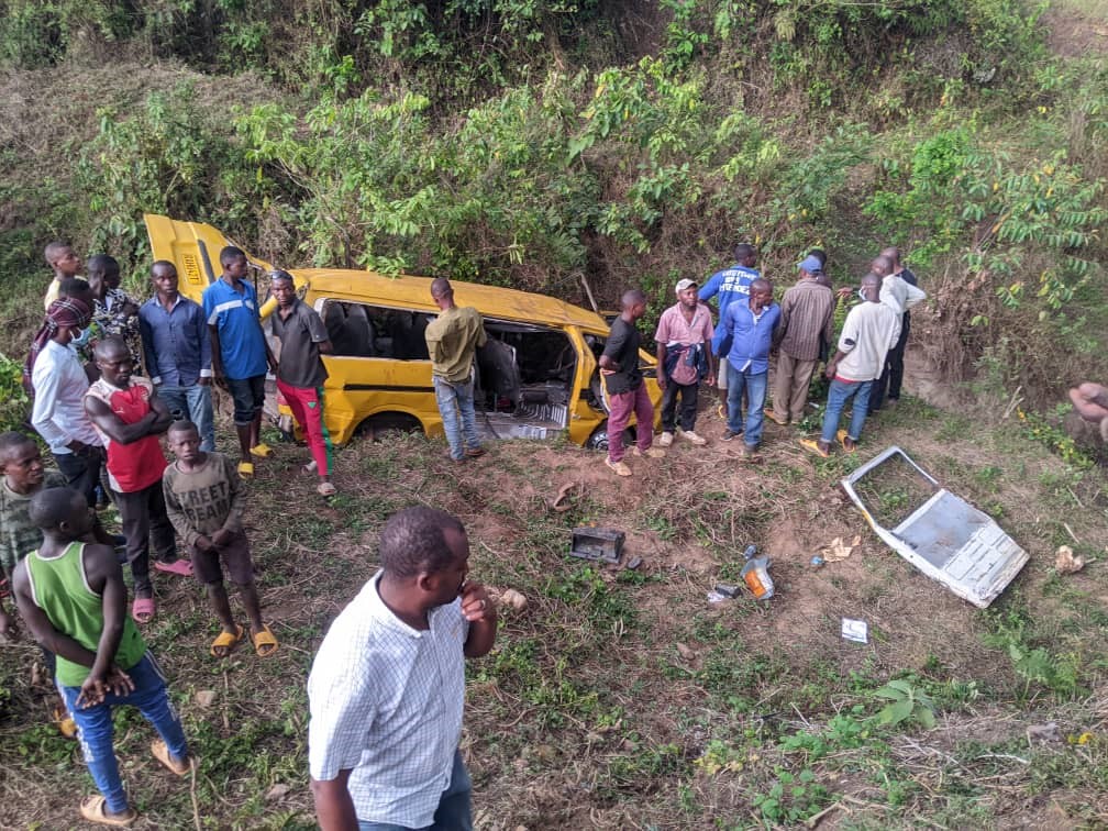 Nyamasheke: Impanuka y'imodoka itwara abanyeshuri yahitanye babiri