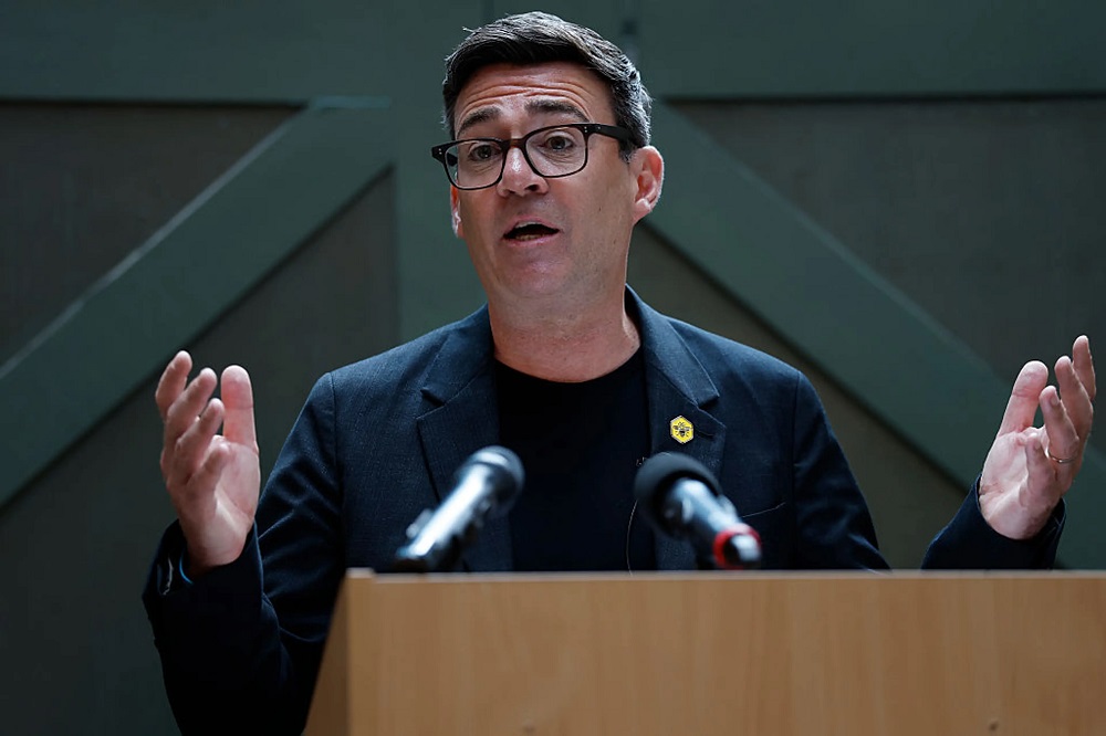 Amahirwe ya Andy Burnham yo kuba Minisitiri w’Intebe w’u Bwongereza akomeje kwiyongera