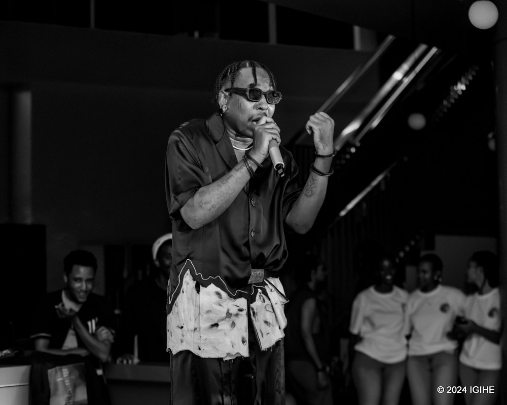 Bushali yasogongeje abakunzi ba muzika album ye nshya “Full Moon” (Amafoto)