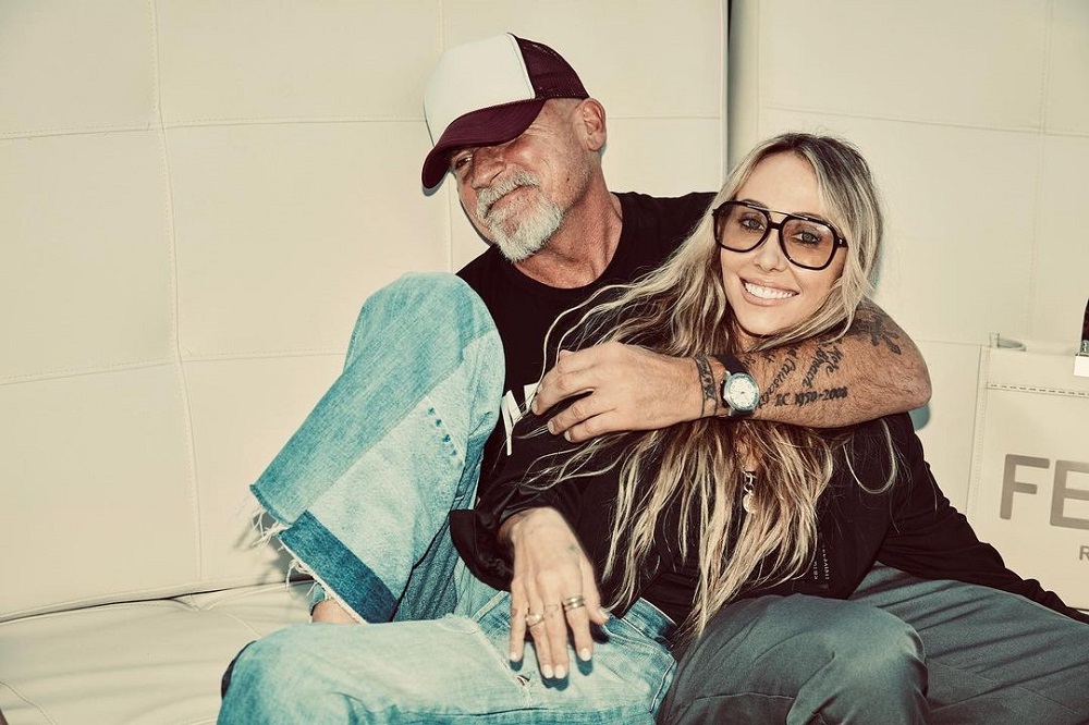 Umubyeyi wa Miley Cyrus' yambitswe impeta na Dominic Purcell wamamaye muri filime nka Prison Break