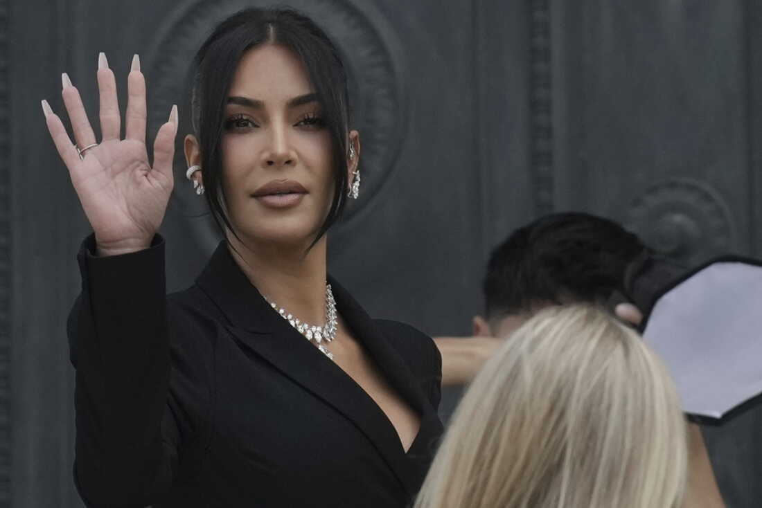 Kim Kardashian yahawe indishyi y’i-euro rimwe ku bujura yakorewe mu 2016
