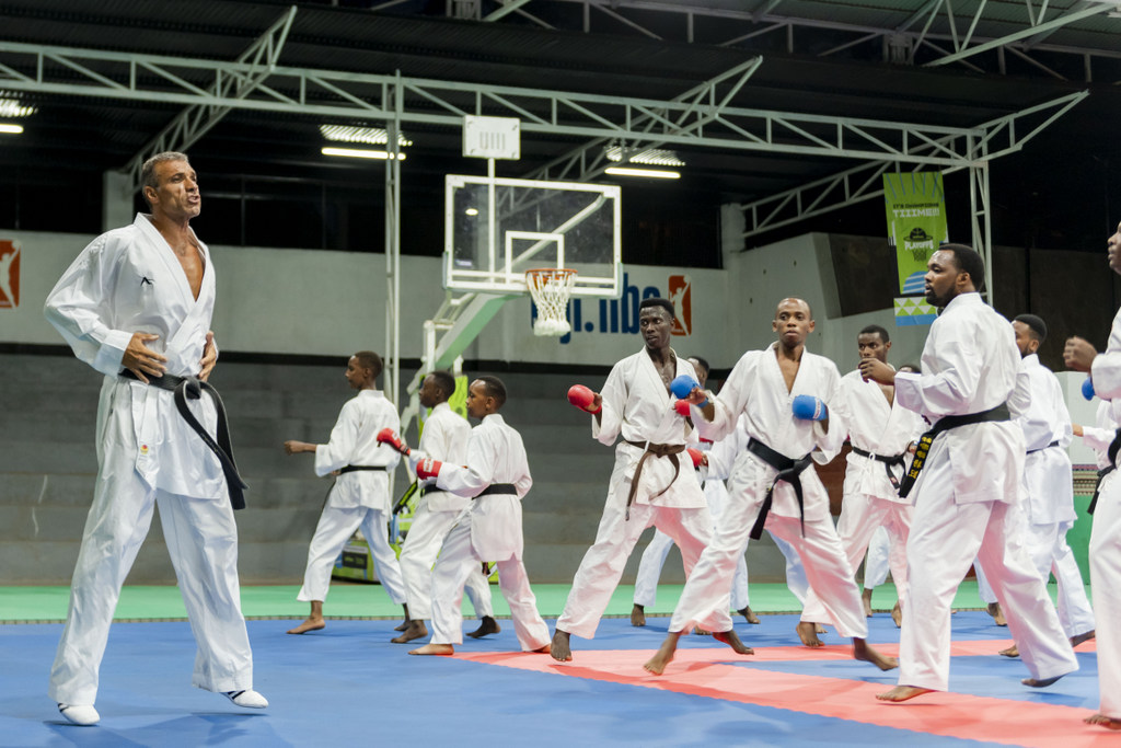 Christophe Pinna watwaye Shampiyona y’Isi yatangiye guhugura abakina Karate mu Rwanda (Amafoto)