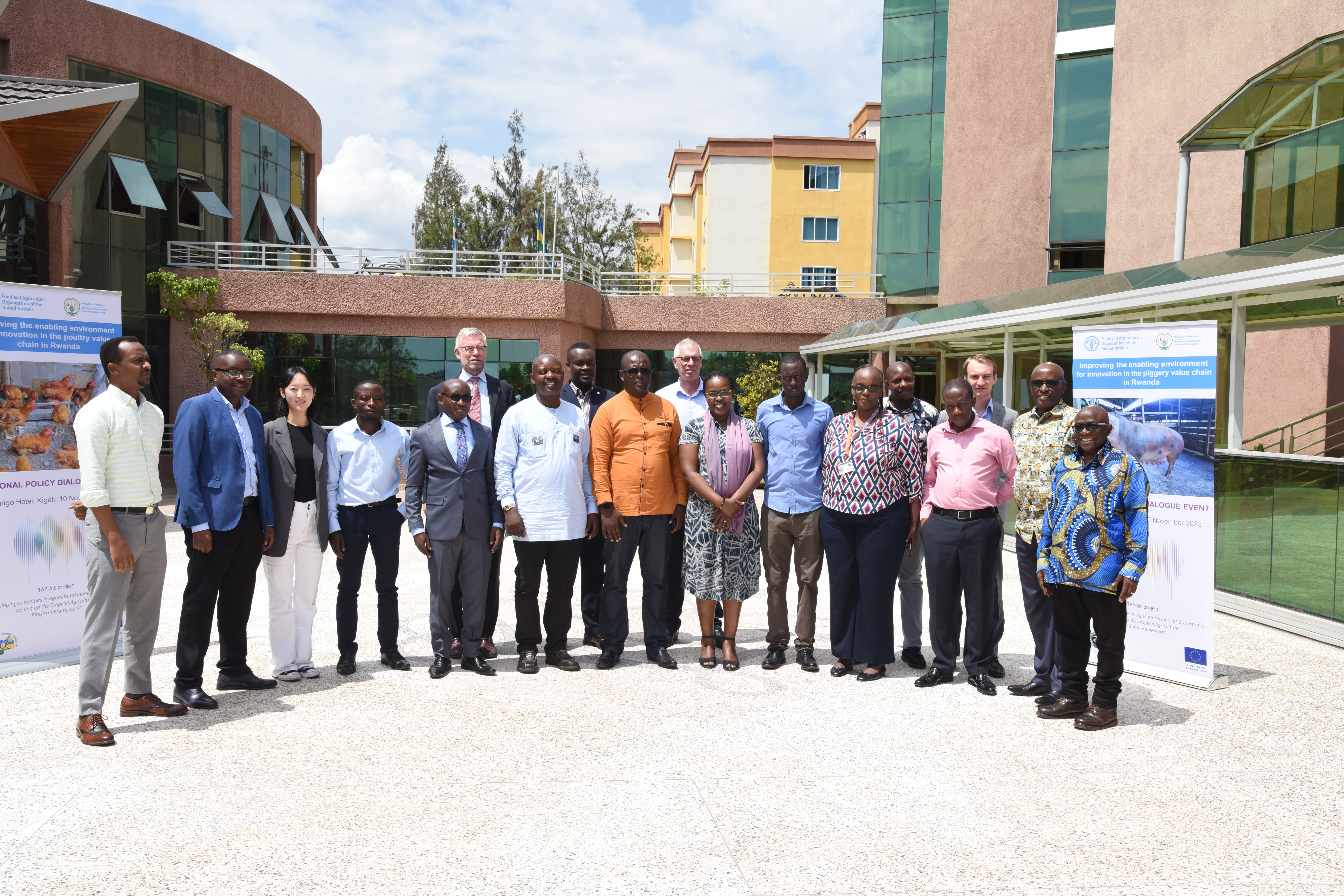 Minagri na FAO mu bufatanye bwo kuvuguta umuti w’ibibangamiye ubworozi bw’inkoko n’ingurube