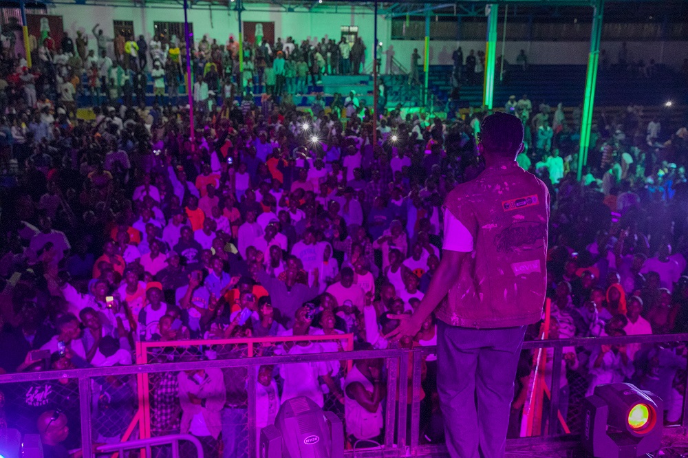 Abakunzi b’umuziki i Musanze banze gutaha batabonye Davis D