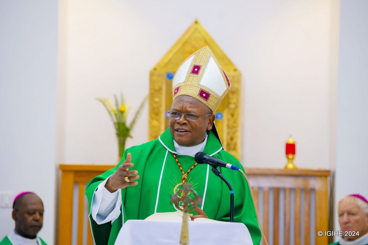 Cardinal Ambongo wa Kinshasa yishimiye uko yakiriwe mu Rwanda