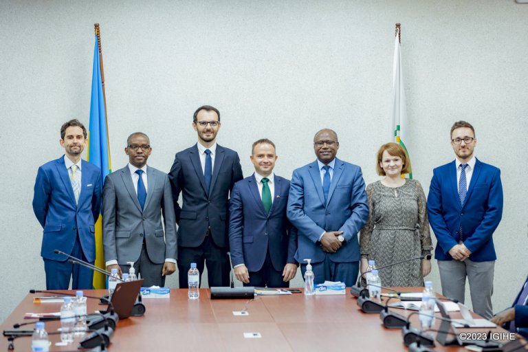 U Rwanda rwabonye inguzanyo ya miliyari 29 Frw yo guteza imbere amakusanyirizo y’amata