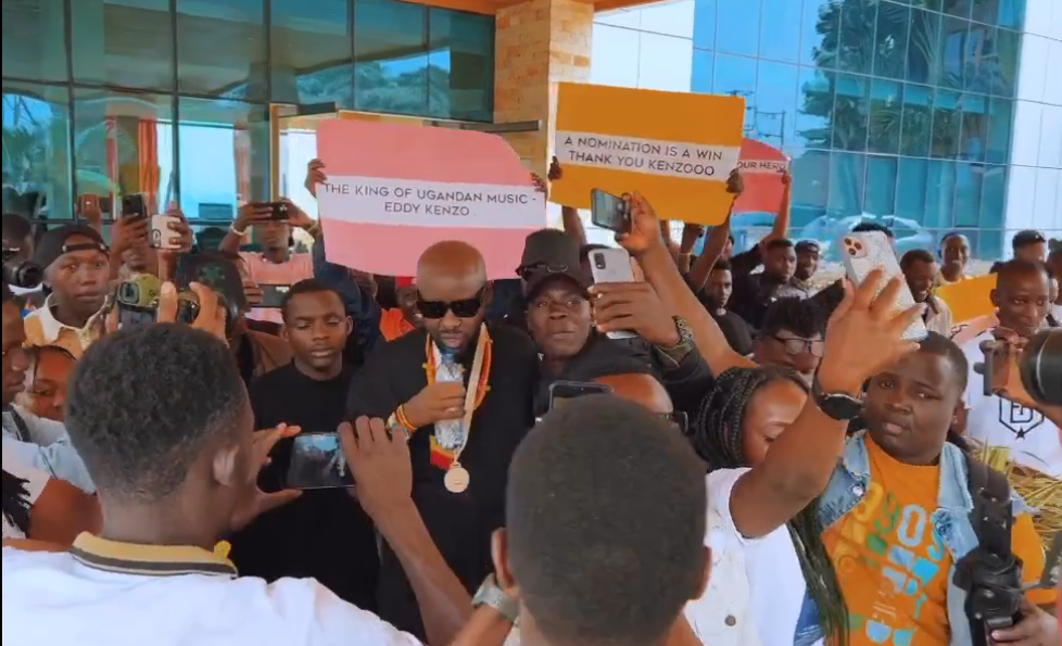 Eddy Kenzo yakiriwe nk’umwami avuye muri Grammy Awards (Amafato)
