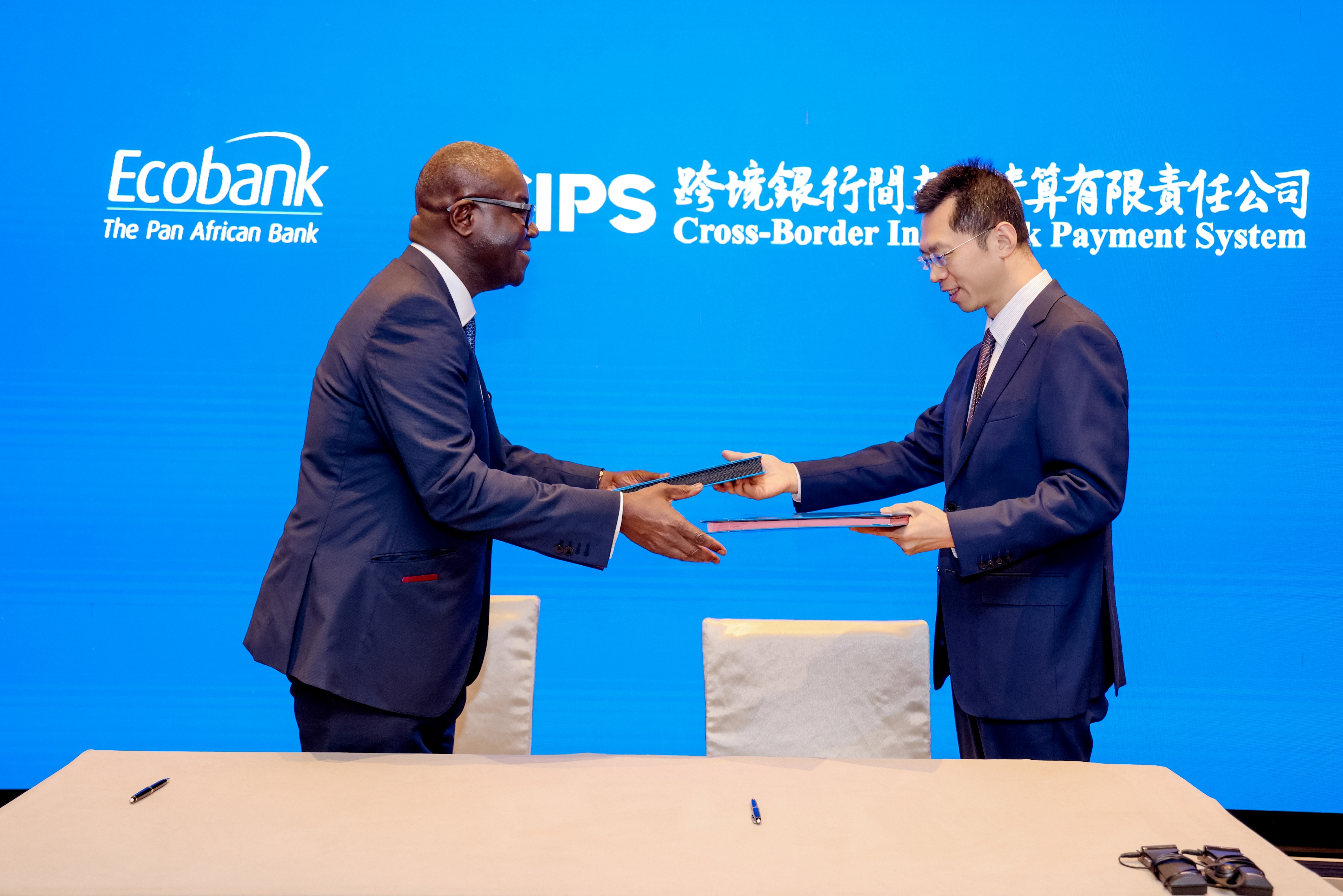 Ecobank na CIPS byinjiye mu bufatanye bwo koroshya uburyo bwo kwishyurana hagati y’u Bushinwa na Afurika