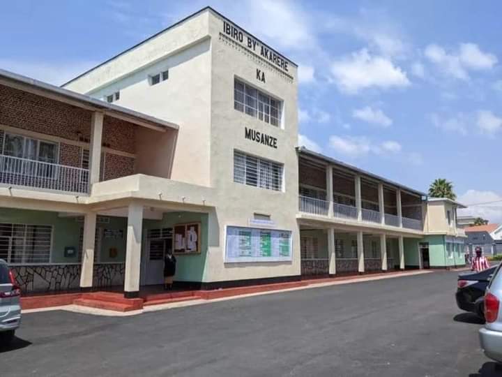 Inyubako ikorerwamo n'Akarere ka Musanze iracyari imbogamizi ku bafite ubumuga