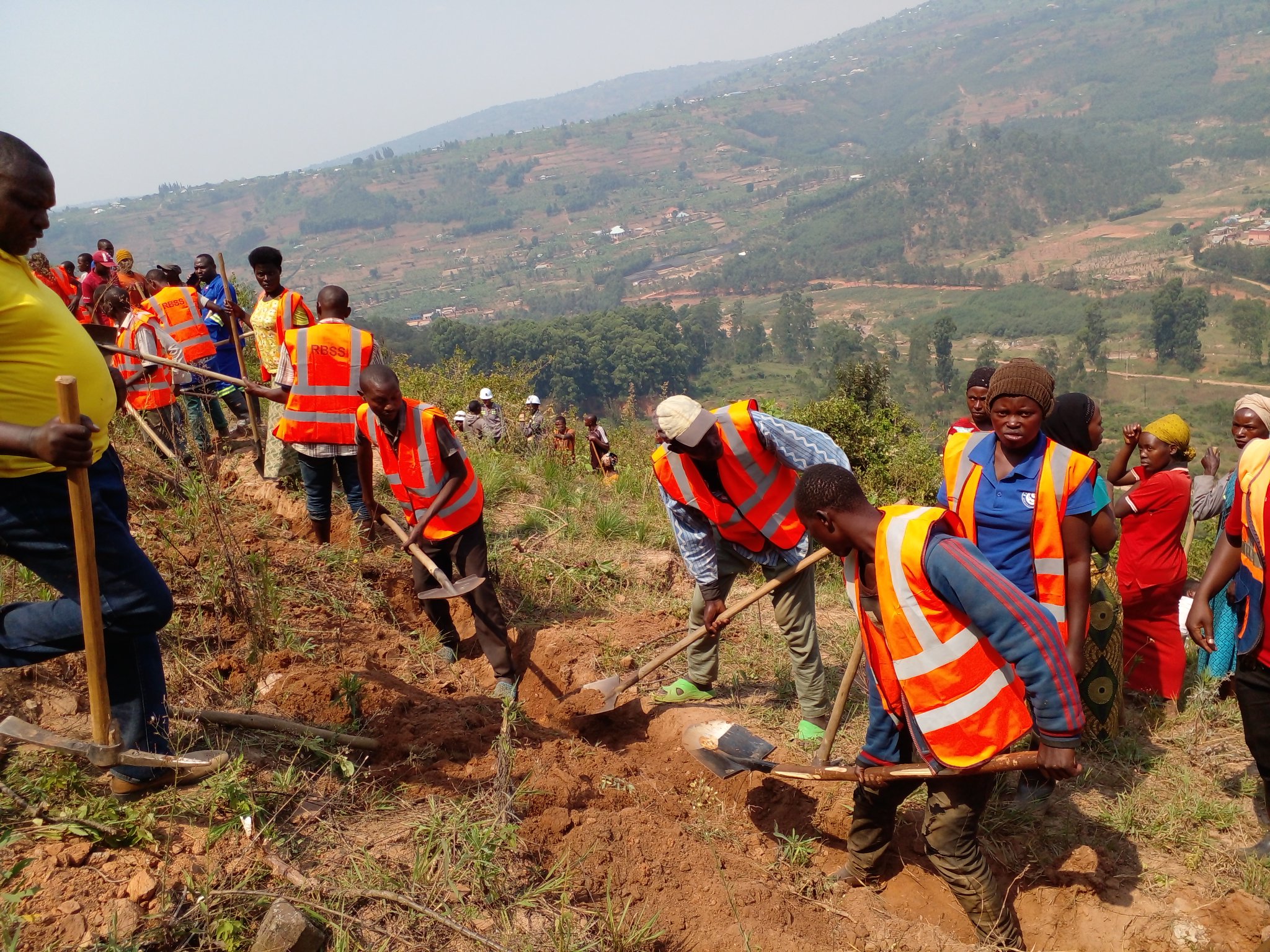 Rulindo: Abacukura amabuye y’agaciro nabi bashyira mu kaga ibidukikije baburiwe