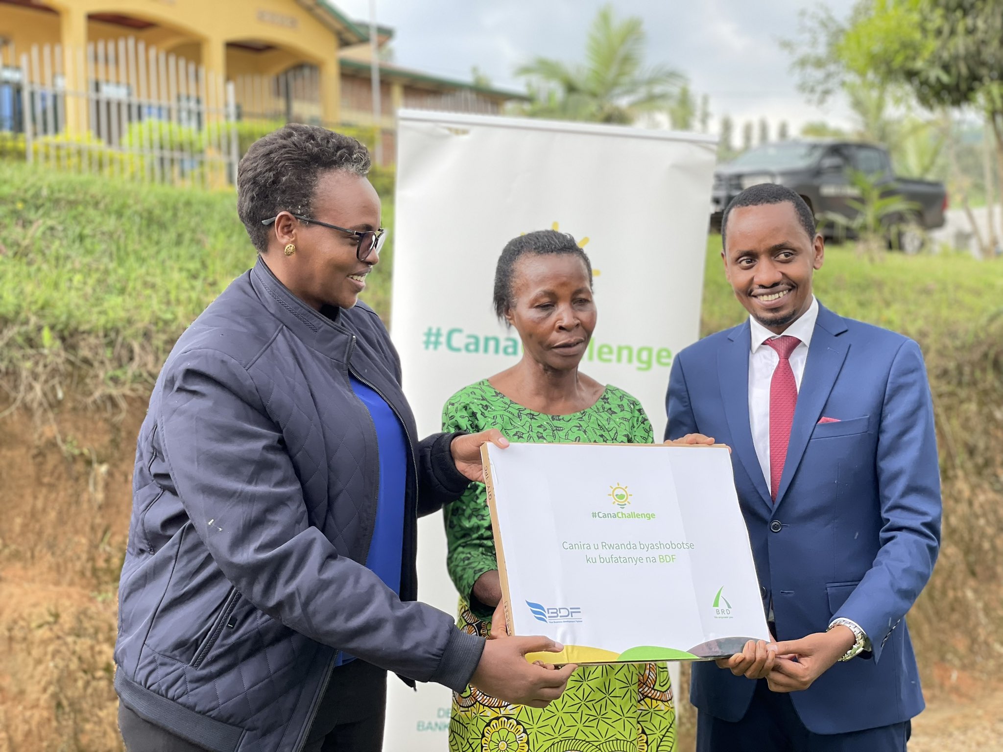 Muhanga: Abasaga 700 bakuwe mu icuraburindi binyuze muri  Cana Challenge